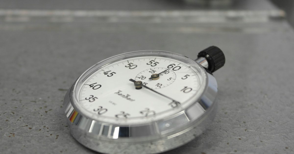 A mechanical stopwatch stopped part-way through a count